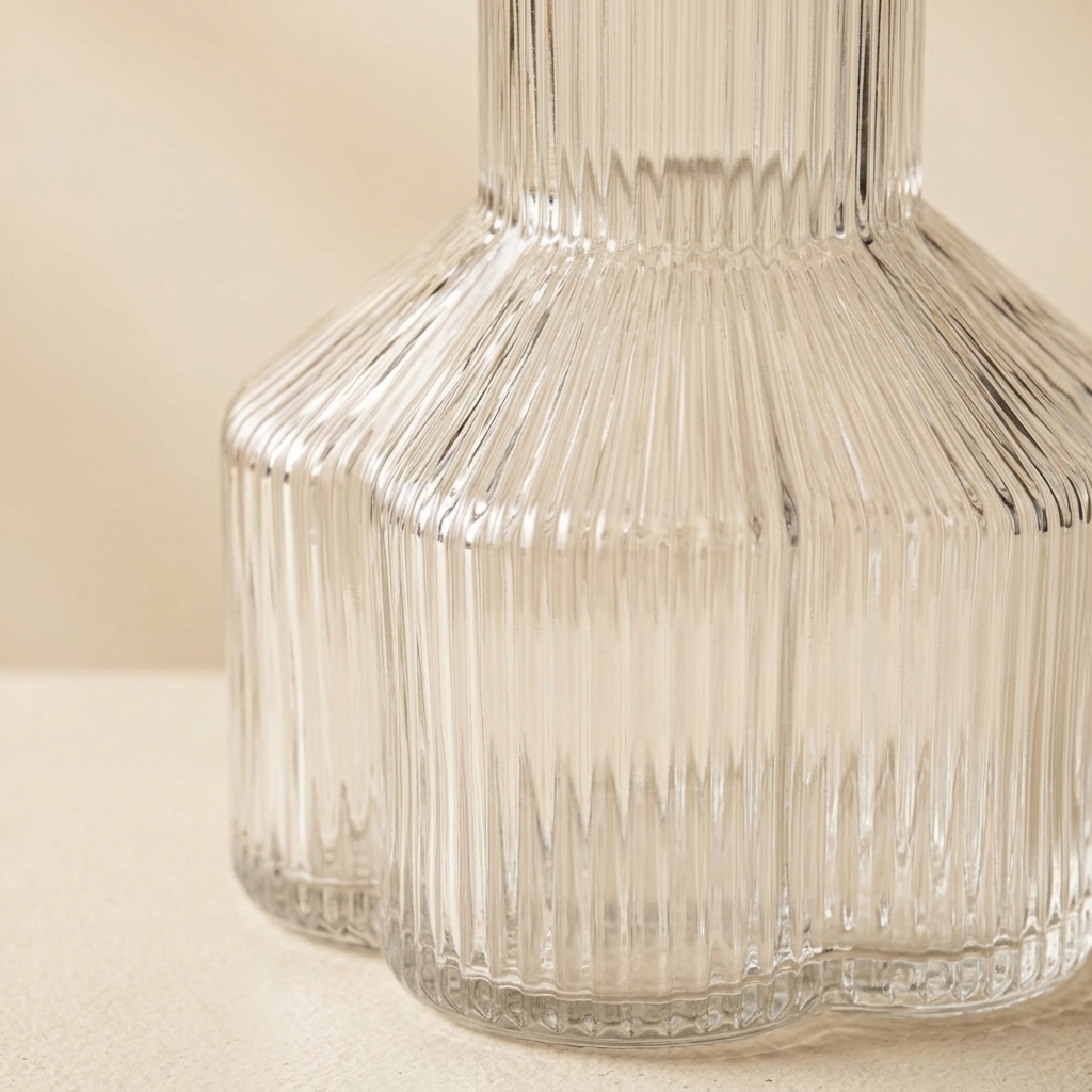 Vase Décoratif en Verre Cannelé Bavary Collection Clover Lines