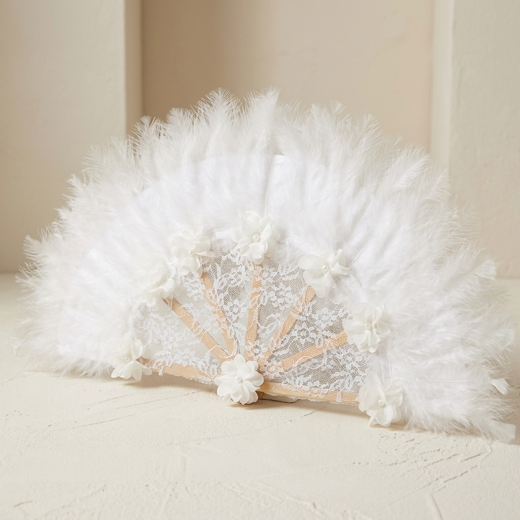 Éventail de Mariée en Dentelle et Plumes Blanches