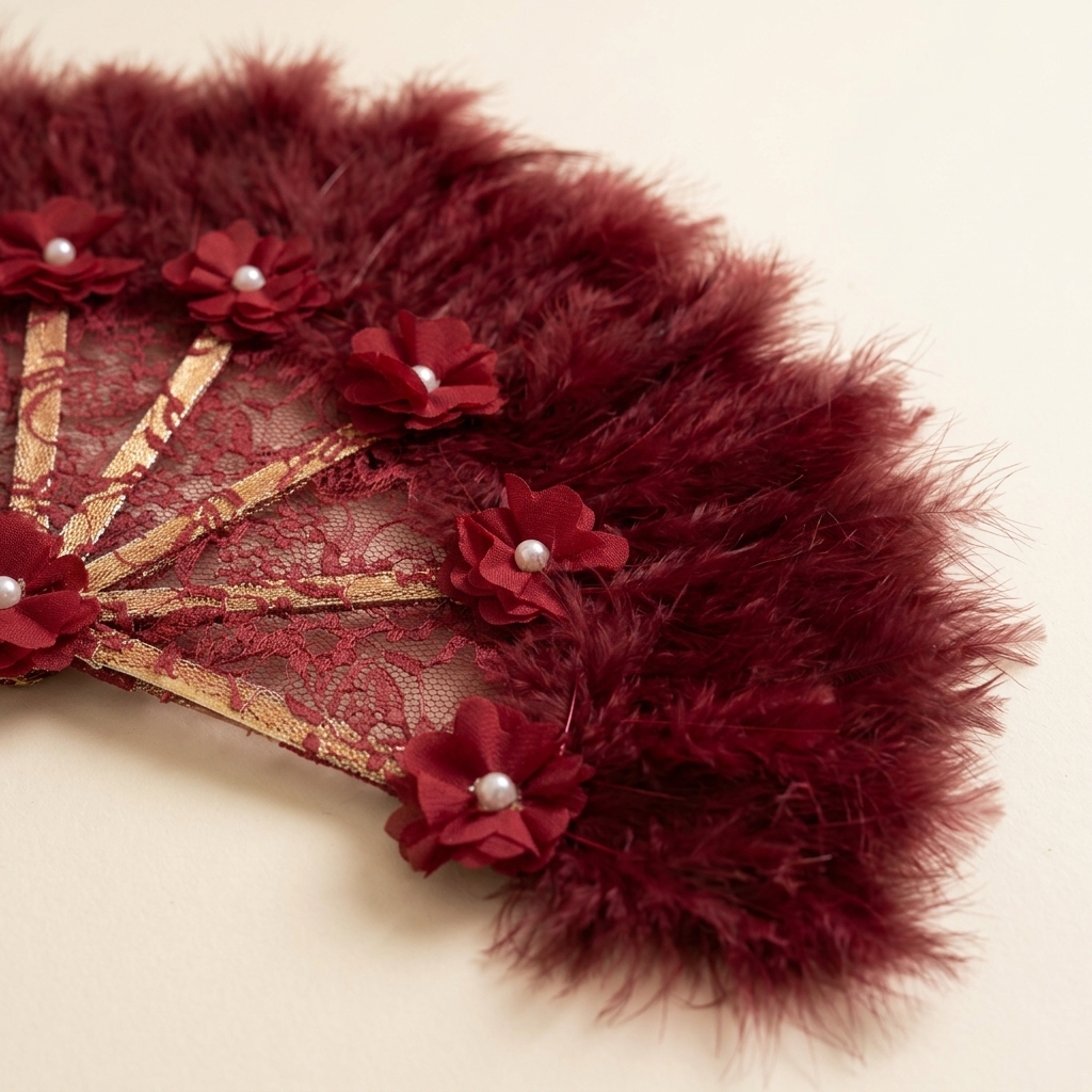 Éventail de Cérémonie en Dentelle et Plumes Bordeaux